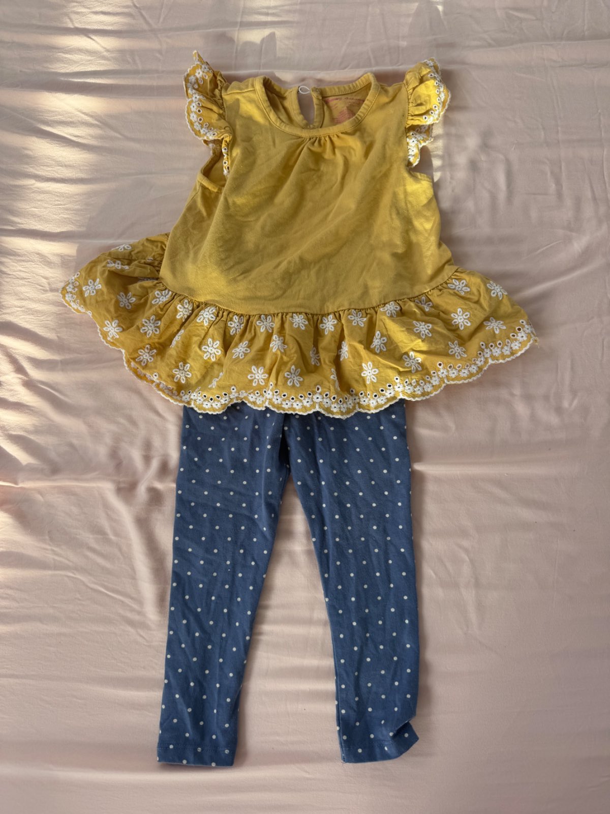 Tommy Bahama Clothing set